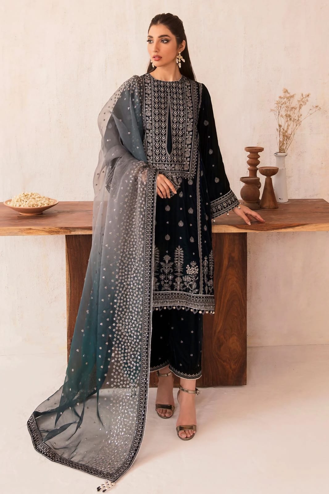 JAZMIN VELVET - Embroidered 3pc