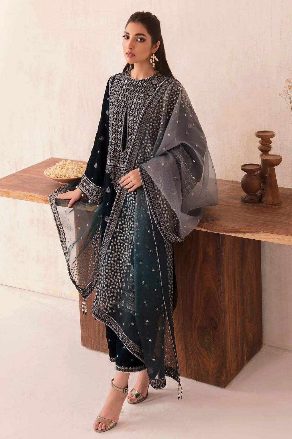 JAZMIN VELVET - Embroidered 3pc