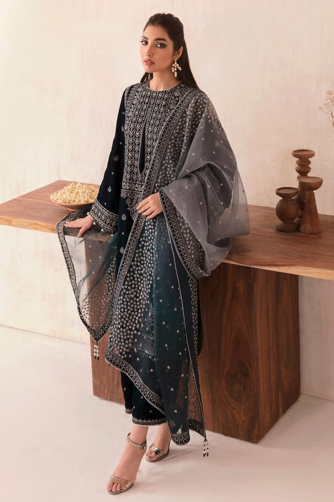 JAZMIN VELVET - Embroidered 3pc