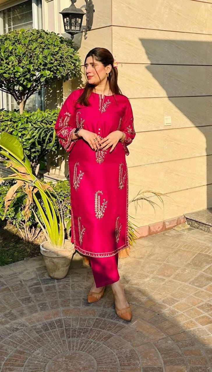 Amber Embroidery 2pc